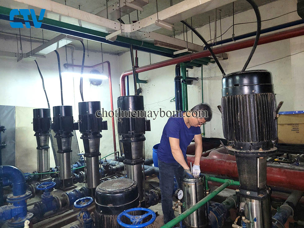 Sửa chữa máy bơm công nghiệp tận nơi – Giải pháp kỹ thuật nhanh chóng, tối ưu chi phí