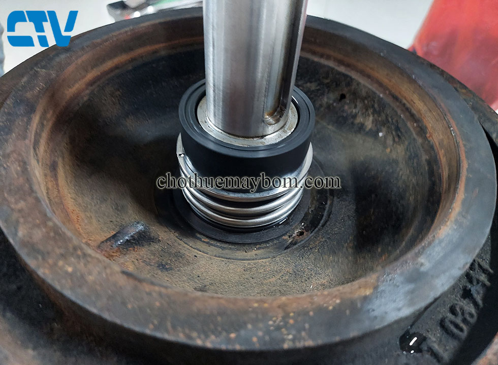 Các Giải Pháp Chống Ăn Mòn Phớt Máy Bơm Nước Trong Môi Trường Công Nghiệp Nặng